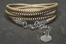 Load image into Gallery viewer, Women Zipper 4
