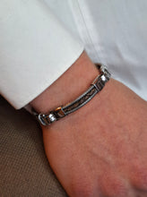 Load image into Gallery viewer, Men Chic 17
