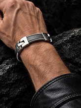Load image into Gallery viewer, Men Super Chic 4
